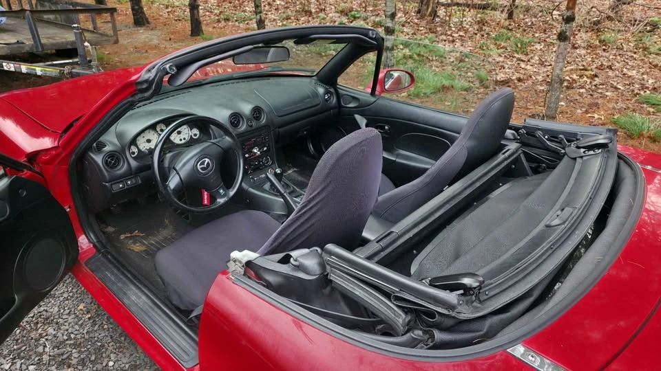 2002 Mazda NB MX-5 Miata - Image 9 of 14