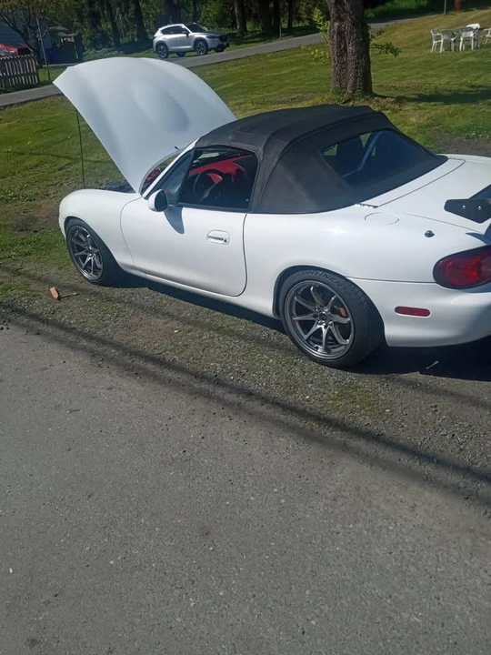 2002 Mazda NB MX-5 Miata - Image 5 of 10