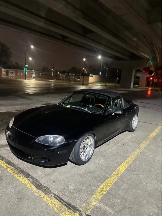 2002 Mazda NB MX-5 Miata - Image 6 of 9