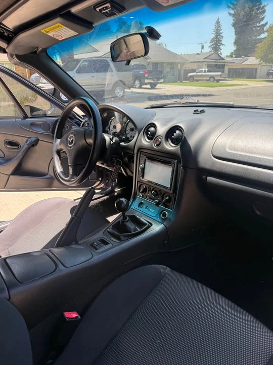 2002 Mazda NB MX-5 Miata - Image 5 of 11