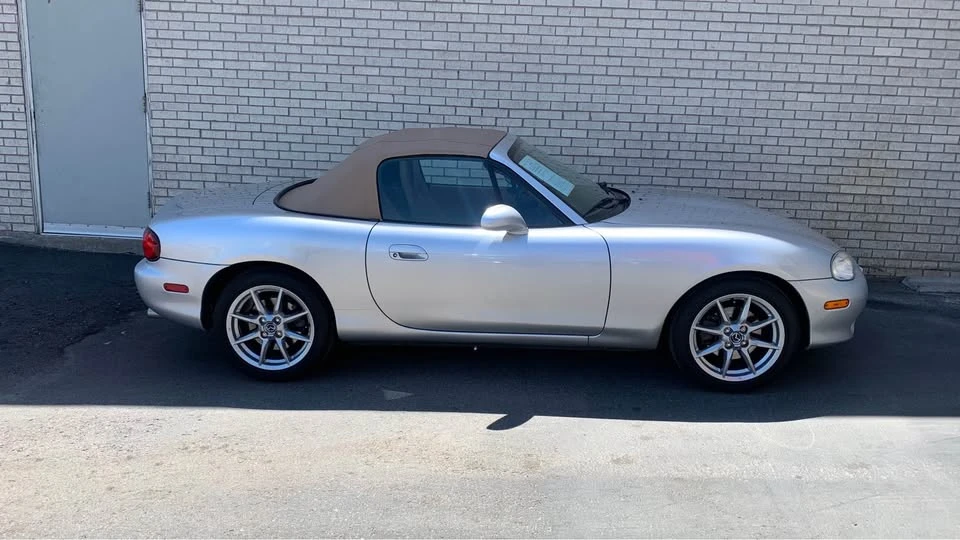 2002 Mazda NB MX-5 Miata - Image 5 of 11