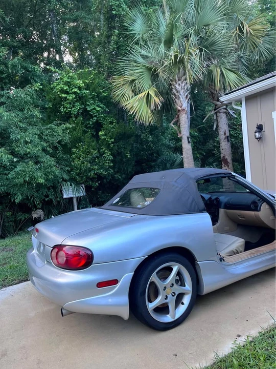2002 Mazda NB MX-5 Miata - Image 4 of 8