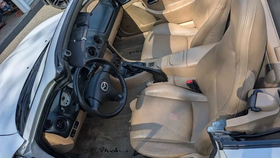 2002 Mazda NB MX-5 Miata - Image 9 of 10