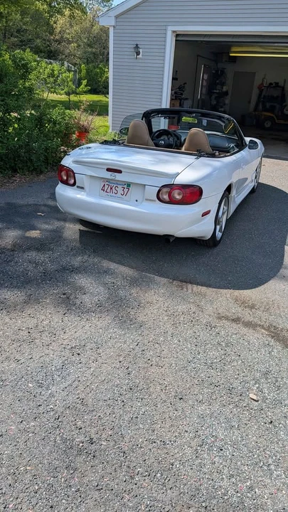 2002 Mazda NB MX-5 Miata - Image 5 of 10