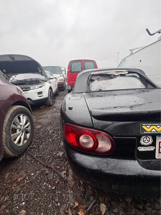 2002 Mazda NB MX-5 Miata - Image 3 of 9
