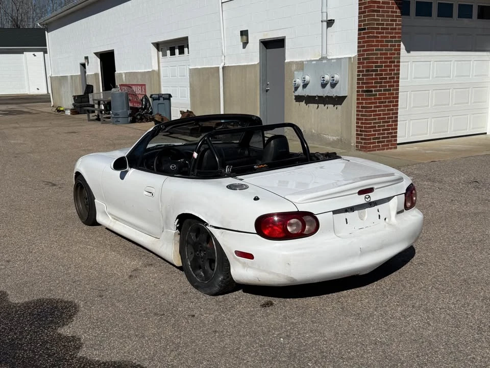2002 Mazda NB MX-5 Miata - Image 4 of 16