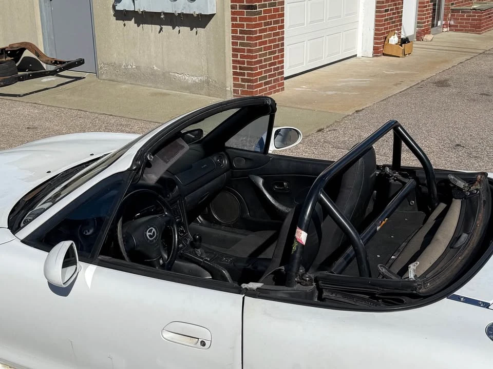 2002 Mazda NB MX-5 Miata - Image 11 of 16