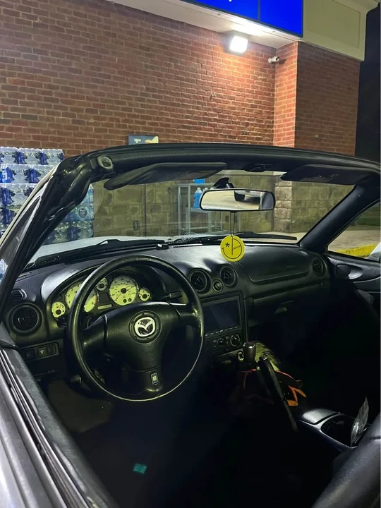 2002 Mazda NB MX-5 Miata - Image 7 of 20