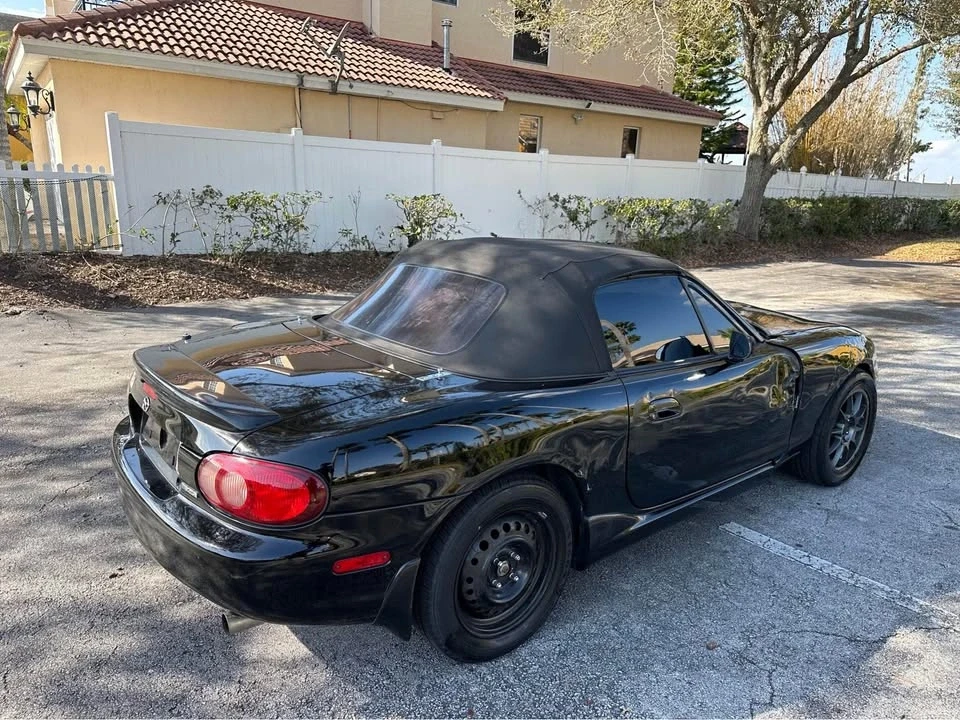 2002 Mazda NB MX-5 Miata - Image 4 of 10