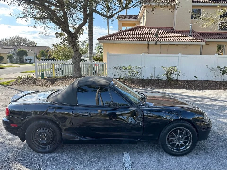 2002 Mazda NB MX-5 Miata - Image 5 of 10