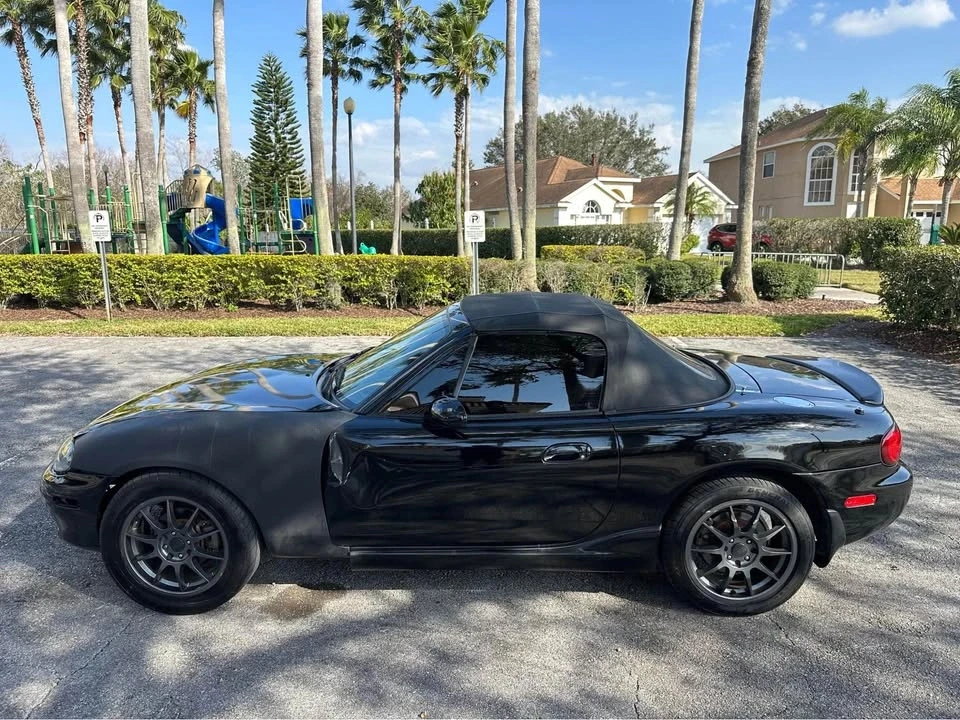 2002 Mazda NB MX-5 Miata - Image 2 of 10