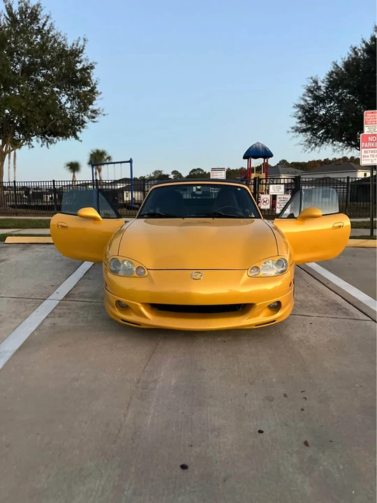 2002 Mazda NB MX-5 Miata - Image 5 of 8