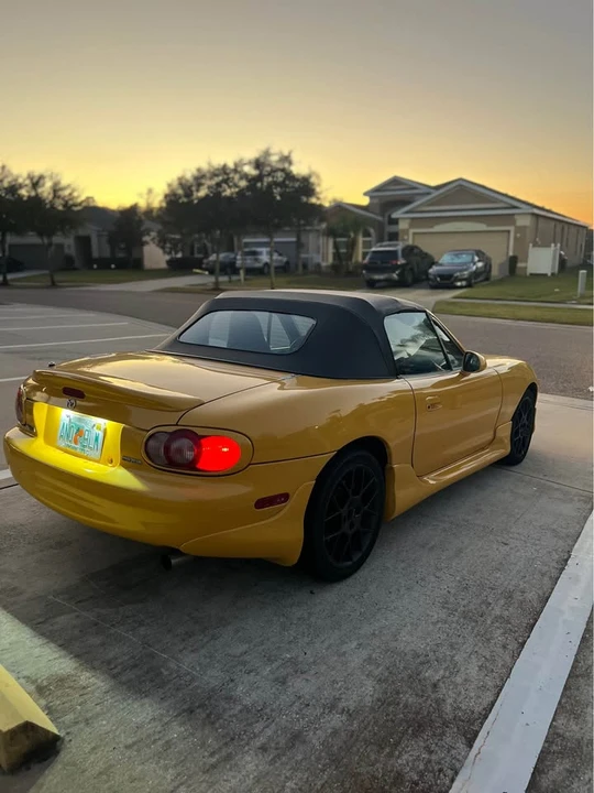 2002 Mazda NB MX-5 Miata - Image 3 of 8
