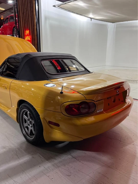 2002 Mazda NB MX-5 Miata - Image 10 of 18