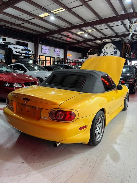 2002 Mazda NB MX-5 Miata - Image 9 of 18