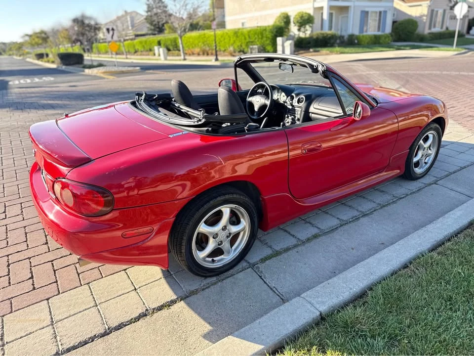 2002 Mazda NB MX-5 Miata - Image 9 of 13