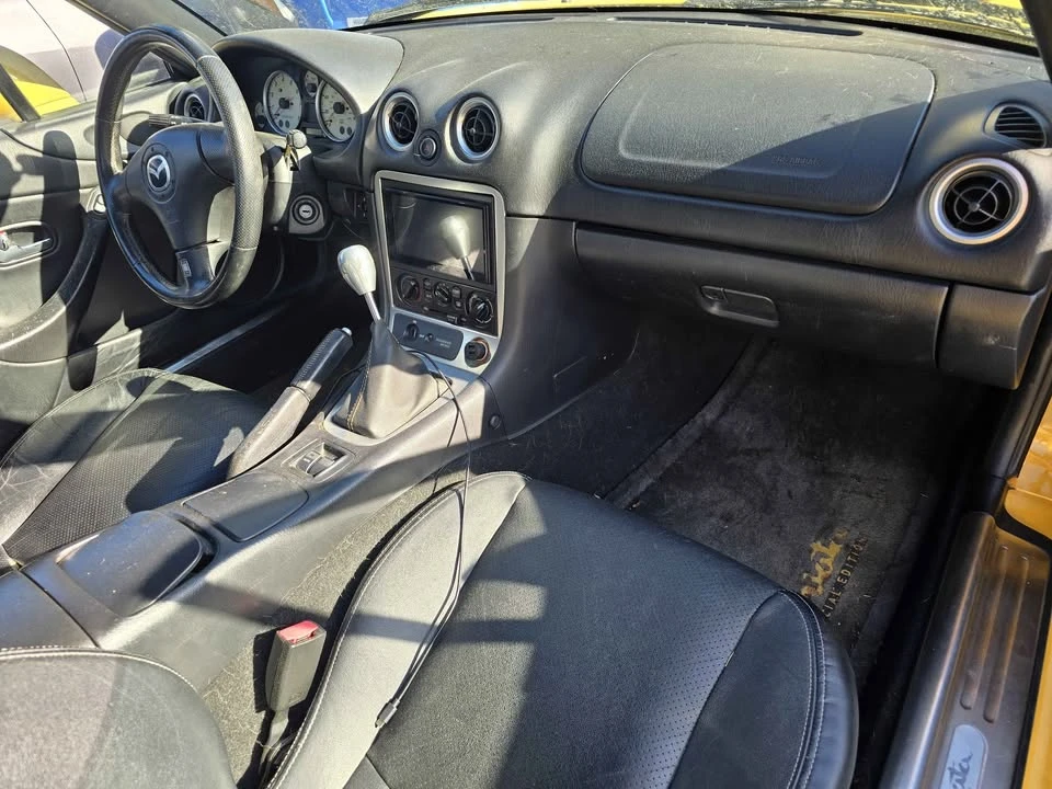 2002 Mazda NB MX-5 Miata - Image 9 of 10