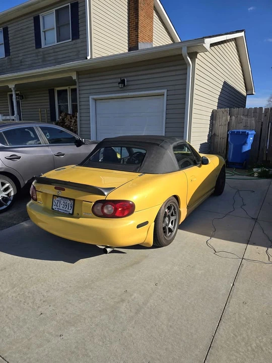 2002 Mazda NB MX-5 Miata - Image 4 of 10