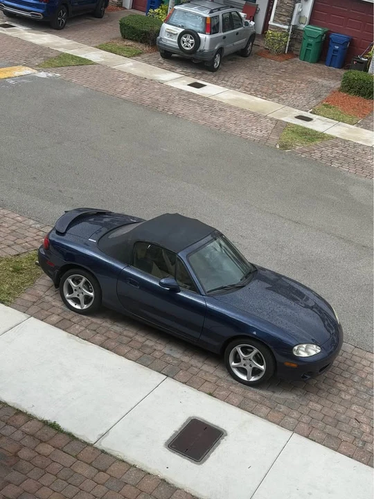 2002 Mazda NB MX-5 Miata - Image 4 of 8