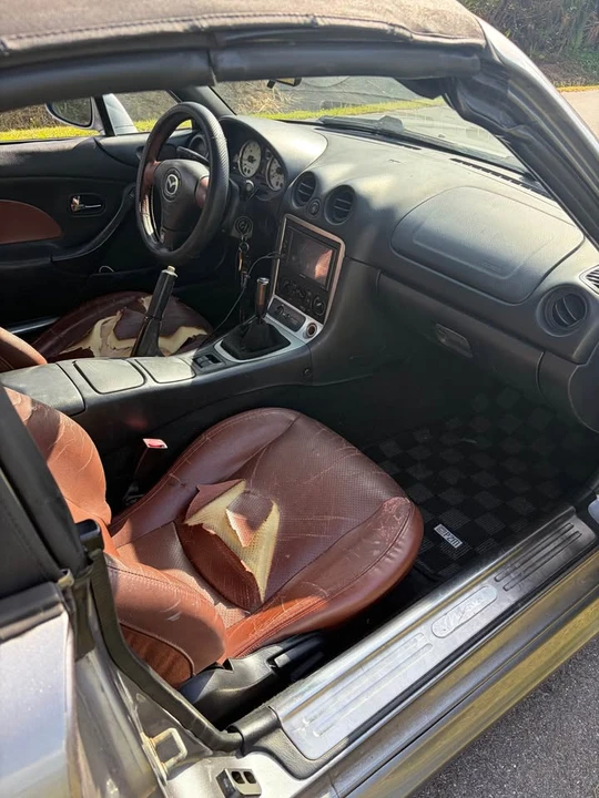 2002 Mazda NB MX-5 Miata - Image 6 of 11