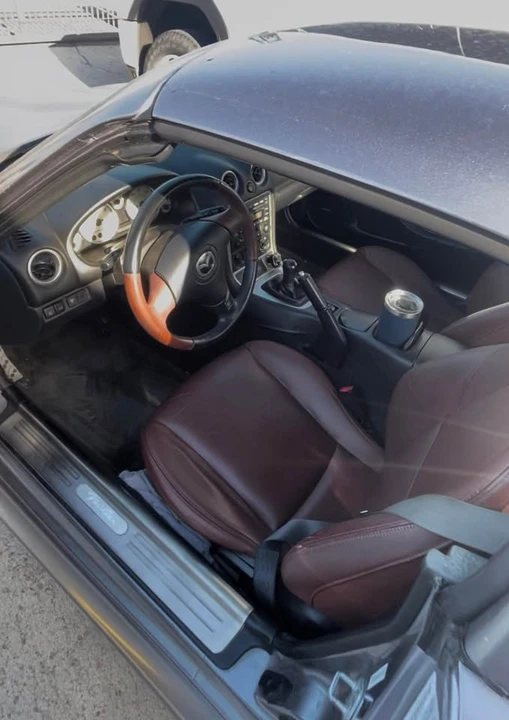 2002 Mazda NB MX-5 Miata - Image 9 of 10