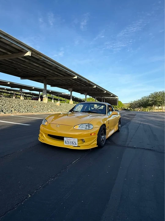 2002 Mazda NB MX-5 Miata - Image 2 of 18