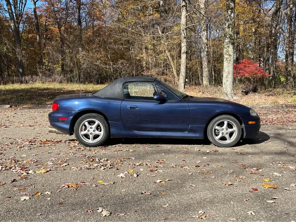 2002 Mazda NB MX-5 Miata - Image 5 of 18