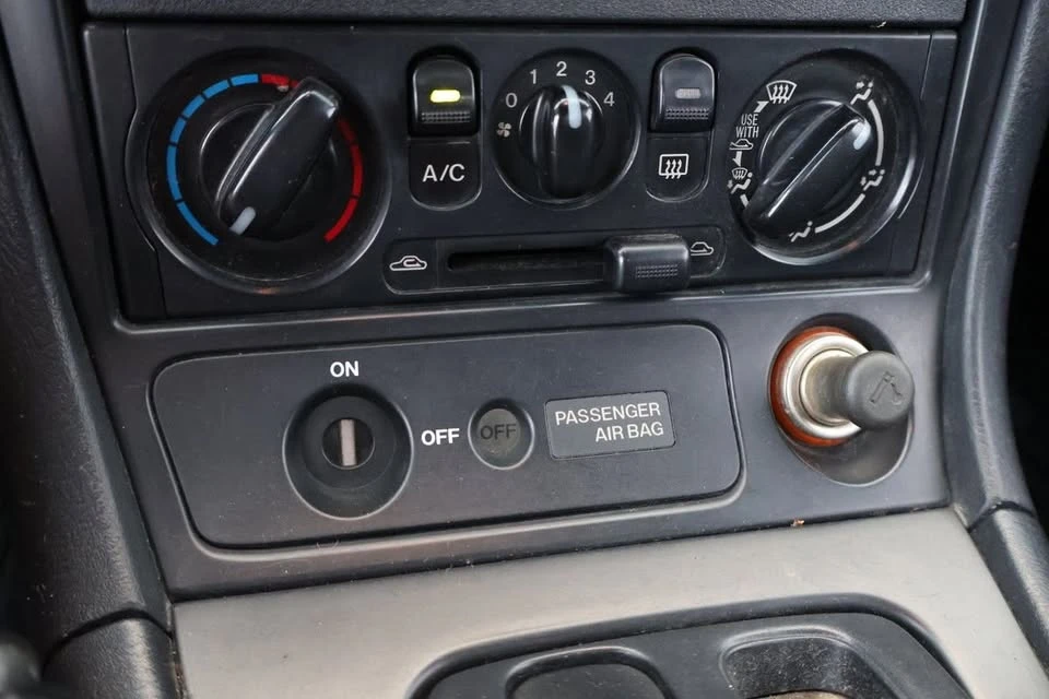 2002 Mazda NB MX-5 Miata - Image 13 of 17
