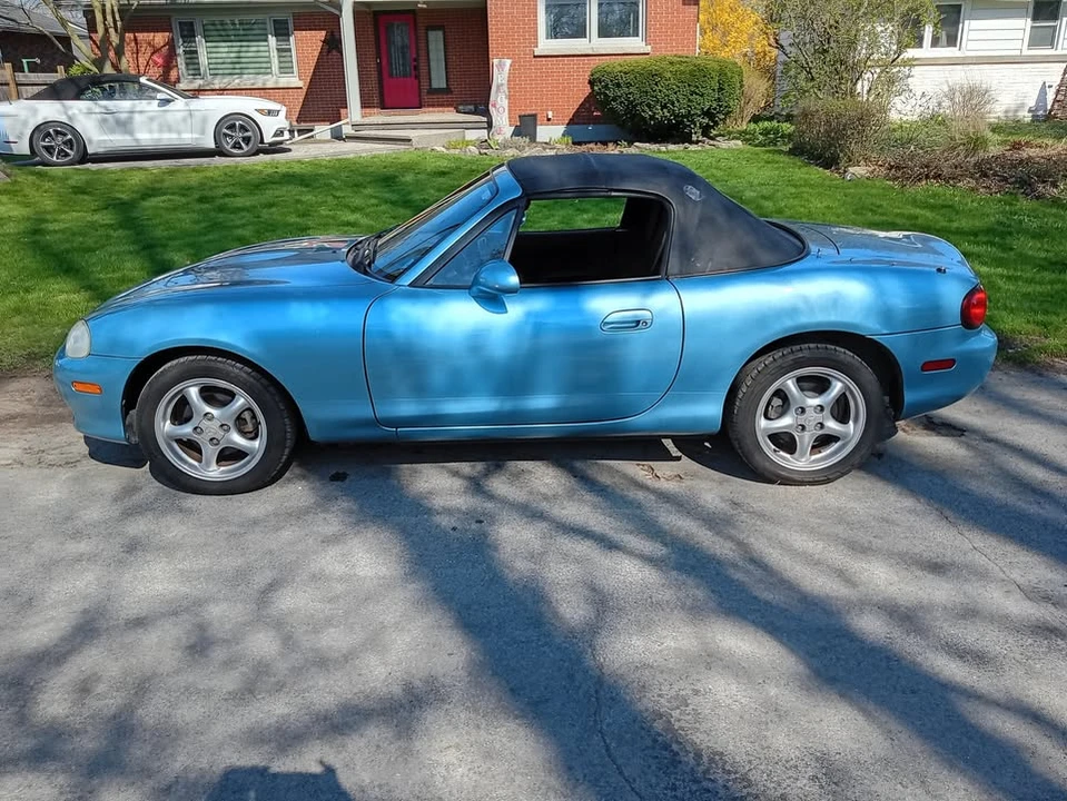 2002 Mazda NB MX-5 Miata - Image 9 of 12
