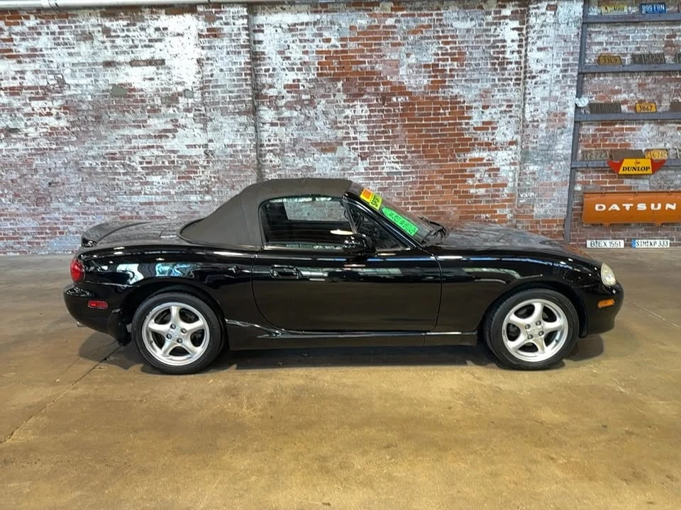 2002 Mazda NB MX-5 Miata - Image 2 of 19