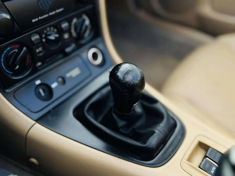2002 Mazda NB MX-5 Miata - Image 11 of 19