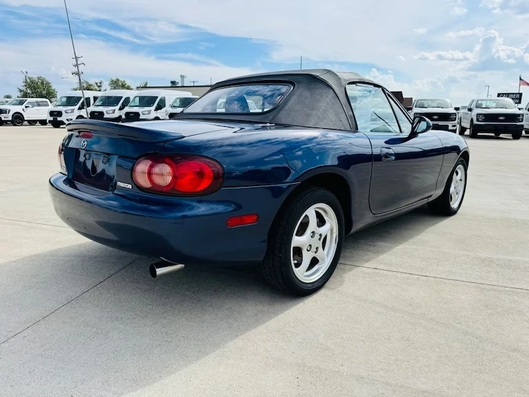 2002 Mazda NB MX-5 Miata - Image 7 of 8