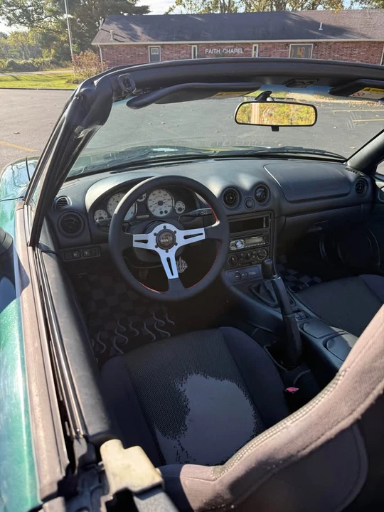 2002 Mazda NB MX-5 Miata - Image 11 of 18