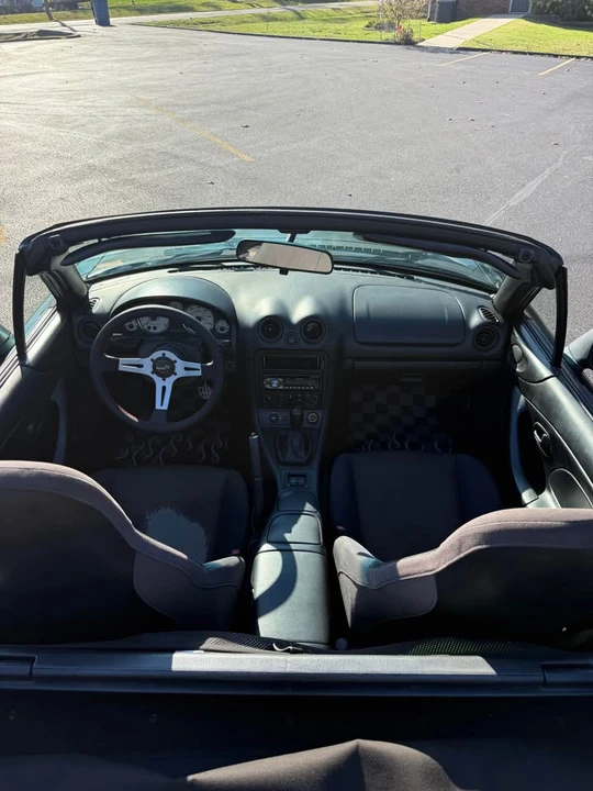 2002 Mazda NB MX-5 Miata - Image 10 of 18