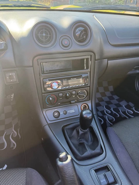 2002 Mazda NB MX-5 Miata - Image 13 of 18