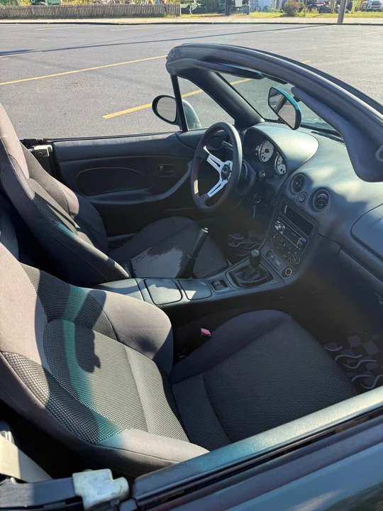 2002 Mazda NB MX-5 Miata - Image 15 of 18