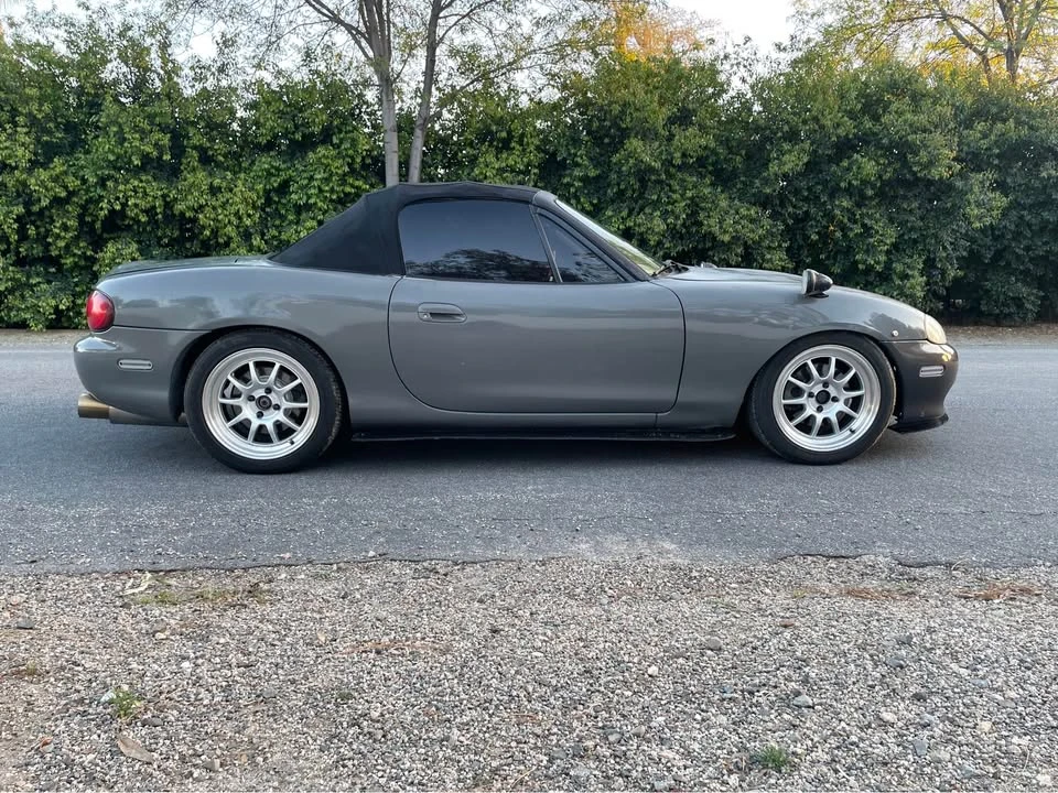 2002 Mazda NB MX-5 Miata - Image 5 of 9