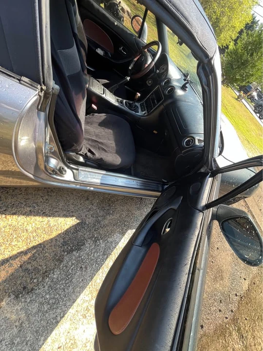 2002 Mazda NB MX-5 Miata - Image 6 of 12