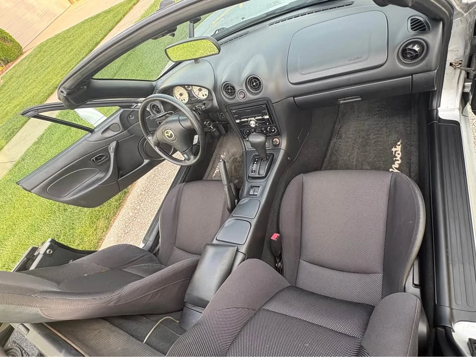 2002 Mazda NB MX-5 Miata - Image 6 of 10