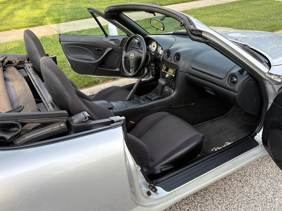 2002 Mazda NB MX-5 Miata - Image 7 of 10
