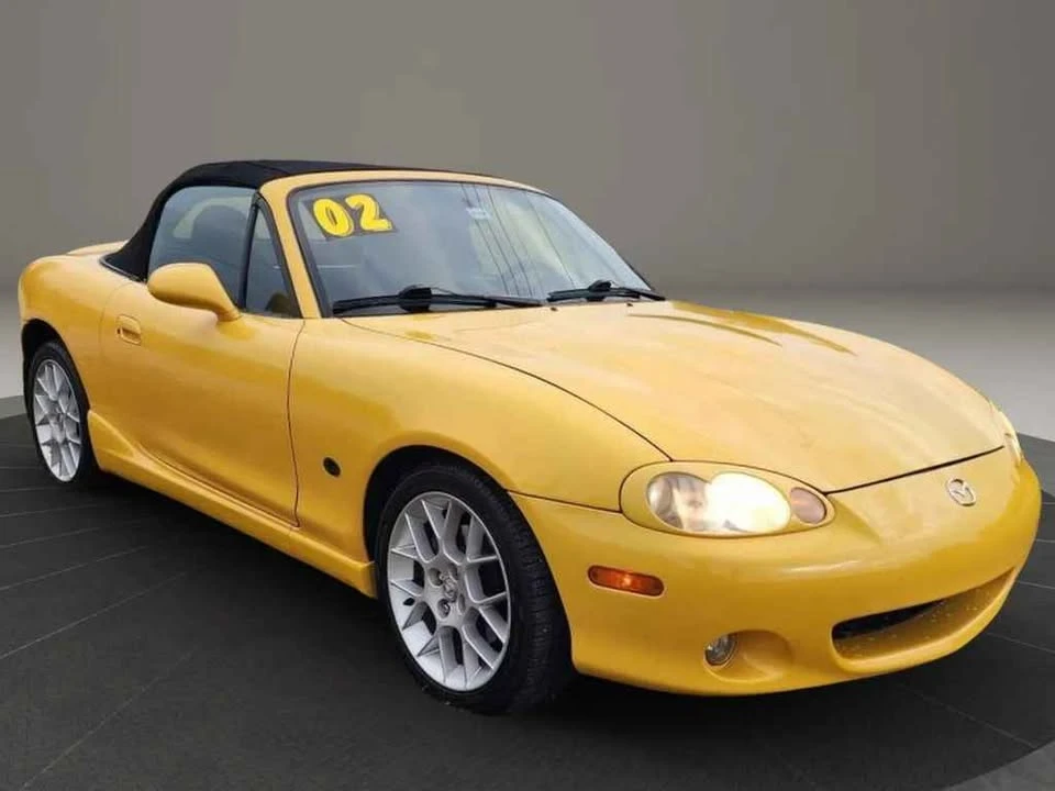 2002 Mazda NB MX-5 Miata - Image 2 of 12