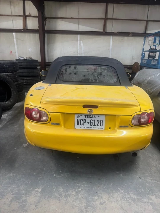 2002 Mazda NB MX-5 Miata - Image 4 of 8