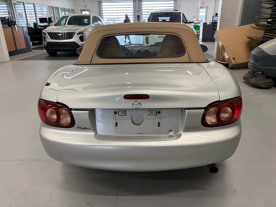 2002 Mazda NB MX-5 Miata - Image 8 of 11