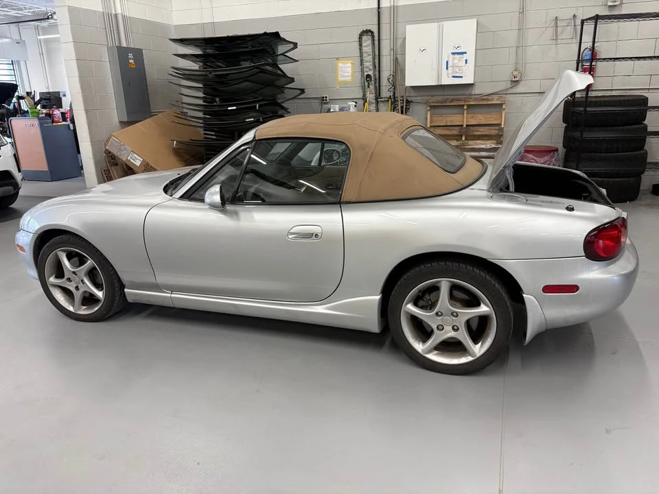 2002 Mazda NB MX-5 Miata - Image 3 of 11