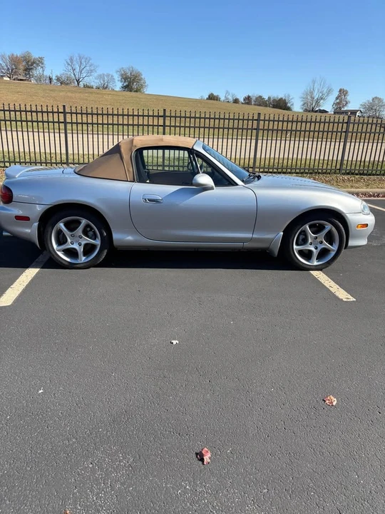 2002 Mazda NB MX-5 Miata - Image 7 of 19