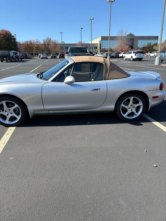 2002 Mazda NB MX-5 Miata - Image 3 of 19