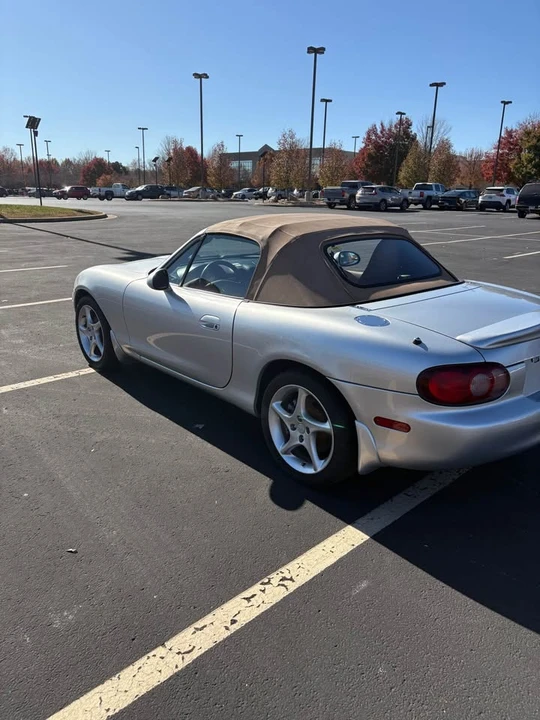 2002 Mazda NB MX-5 Miata - Image 4 of 19