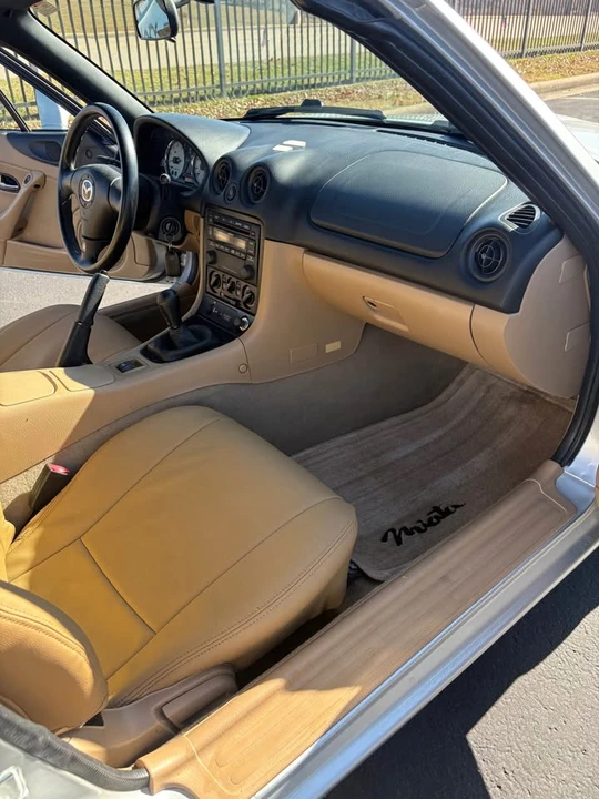 2002 Mazda NB MX-5 Miata - Image 11 of 19