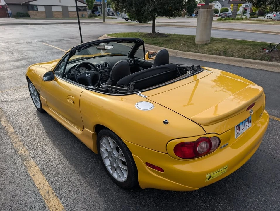 2002 Mazda NB MX-5 Miata - Image 4 of 10