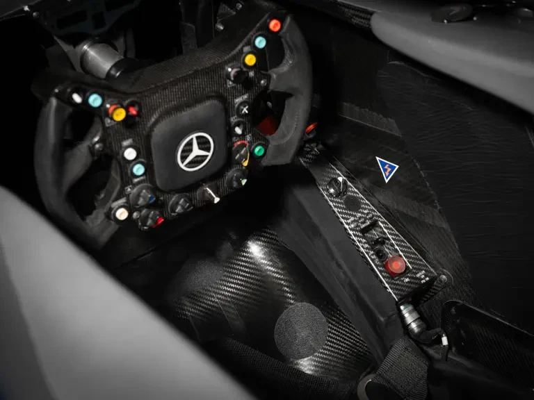 2002 McLaren McLaren Racing - Image 6 of 31